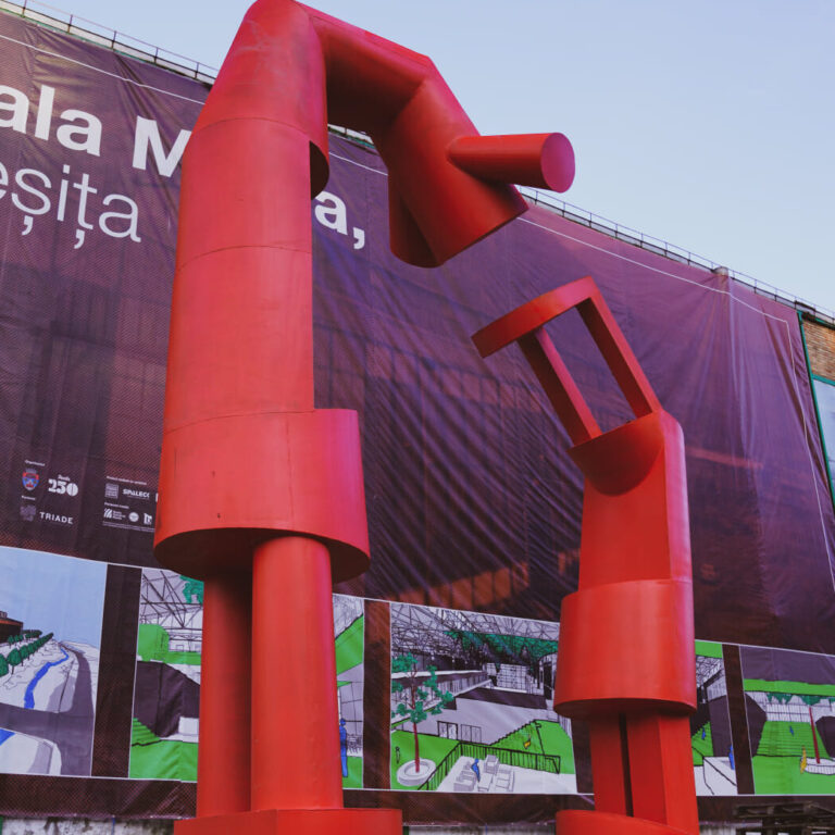 hala-minda-resita Hala Minda, în proces de transformare din obiectiv industrial în spațiu comunitar. Credit foto: Primăria Reșița