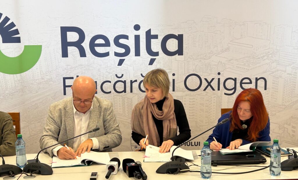 Reprezentanții Primăriei Reșița, SAR și Faber semnează memorandumul privind implementarea pactului de integritate pentru monitorizarea Halei Minda